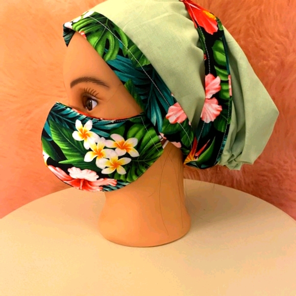 Reversible Scrub Cap and Mask - Picture 3 of 4